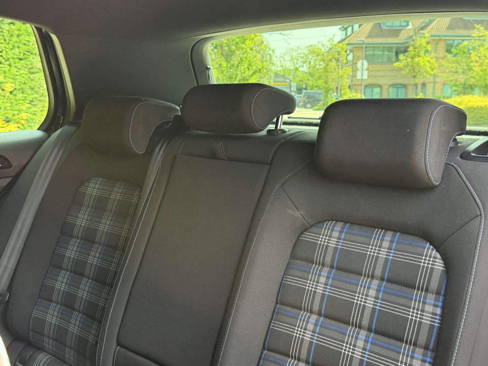 2016 VOLKSWAGEN GOLF 2016 VOLKSWAGEN GOLF
