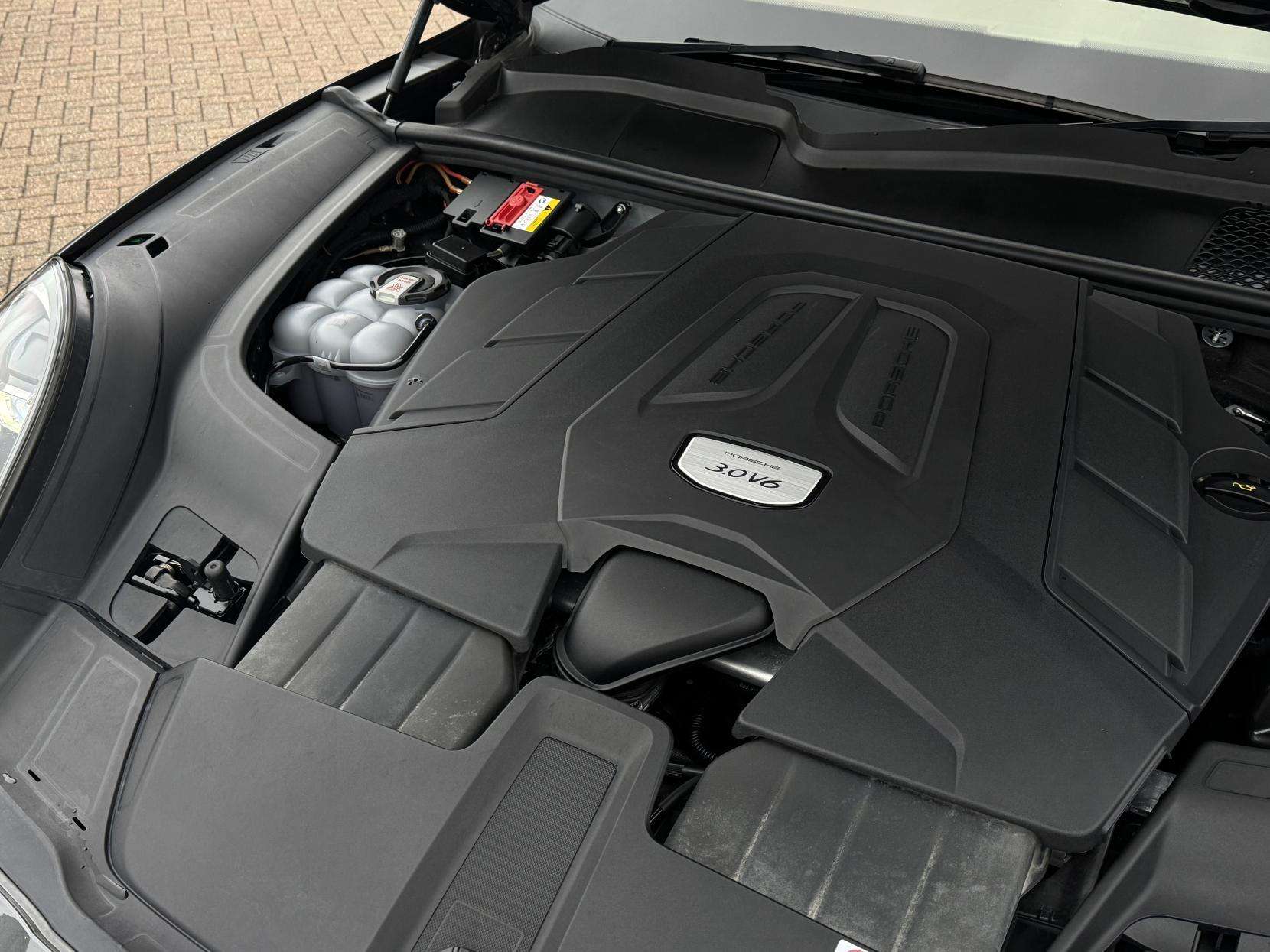 2020 PORSCHE CAYENNE 2020 PORSCHE CAYENNE