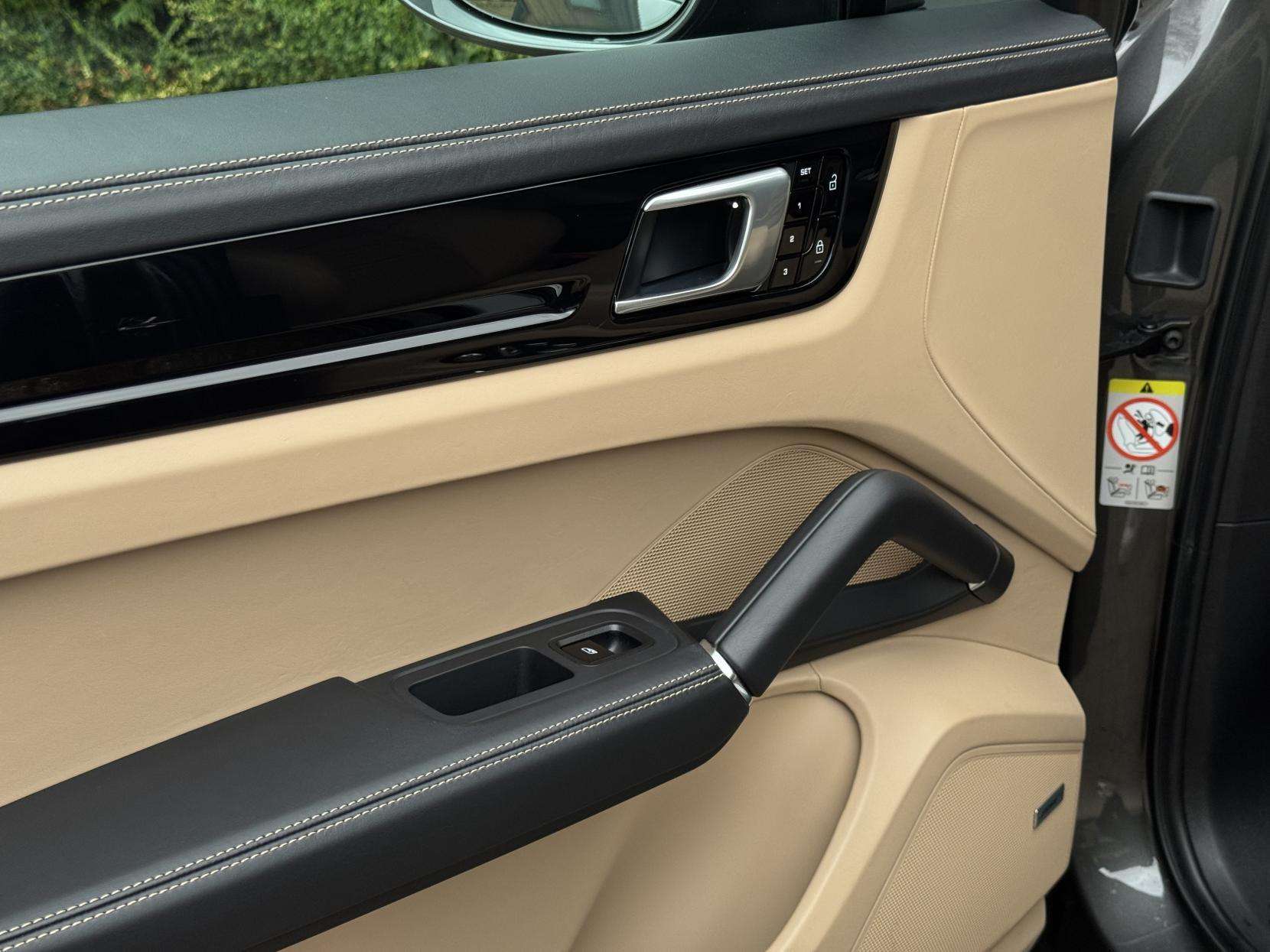 2020 PORSCHE CAYENNE 2020 PORSCHE CAYENNE