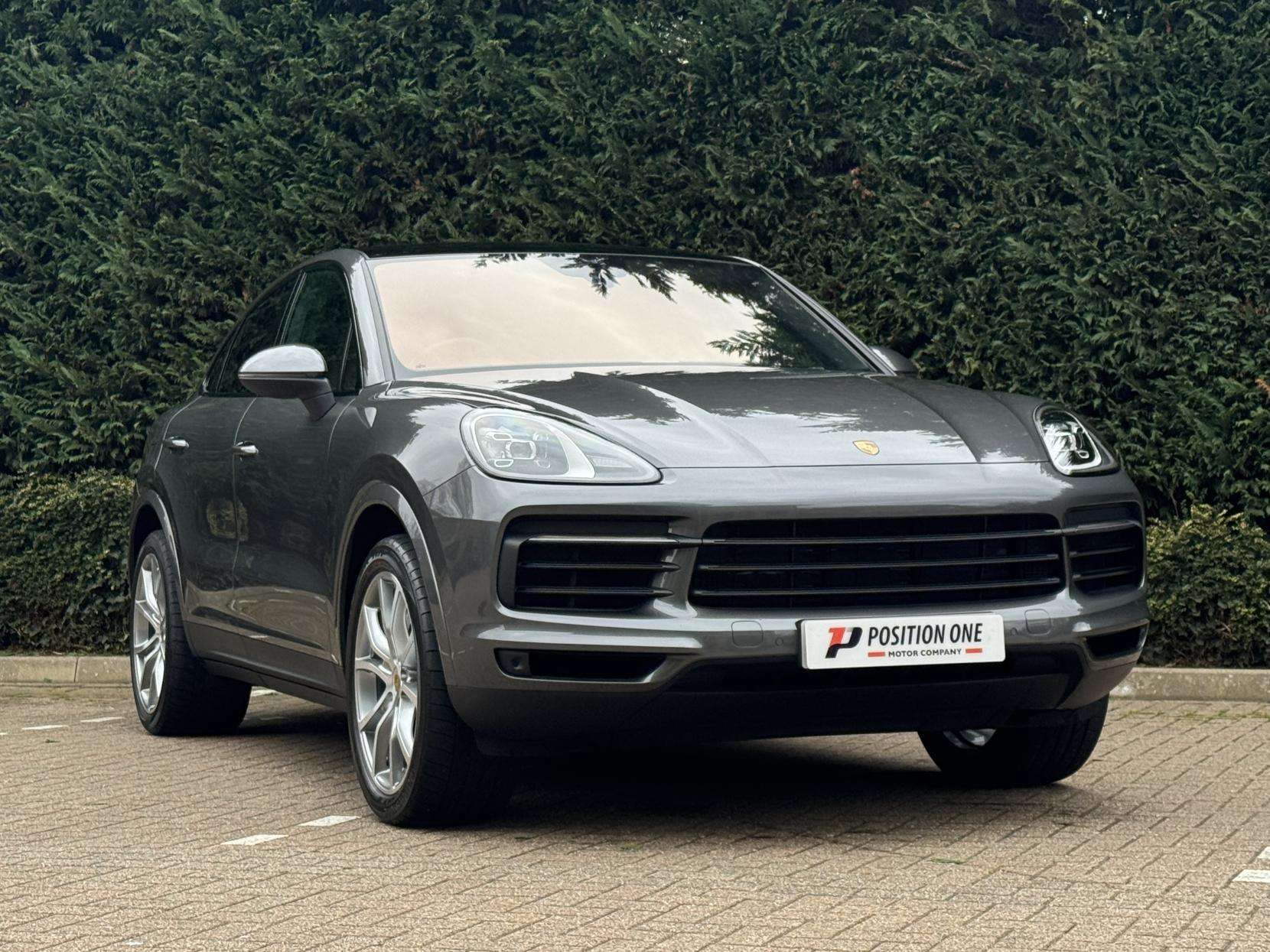 A 2020 PORSCHE CAYENNE A 2020 PORSCHE CAYENNE