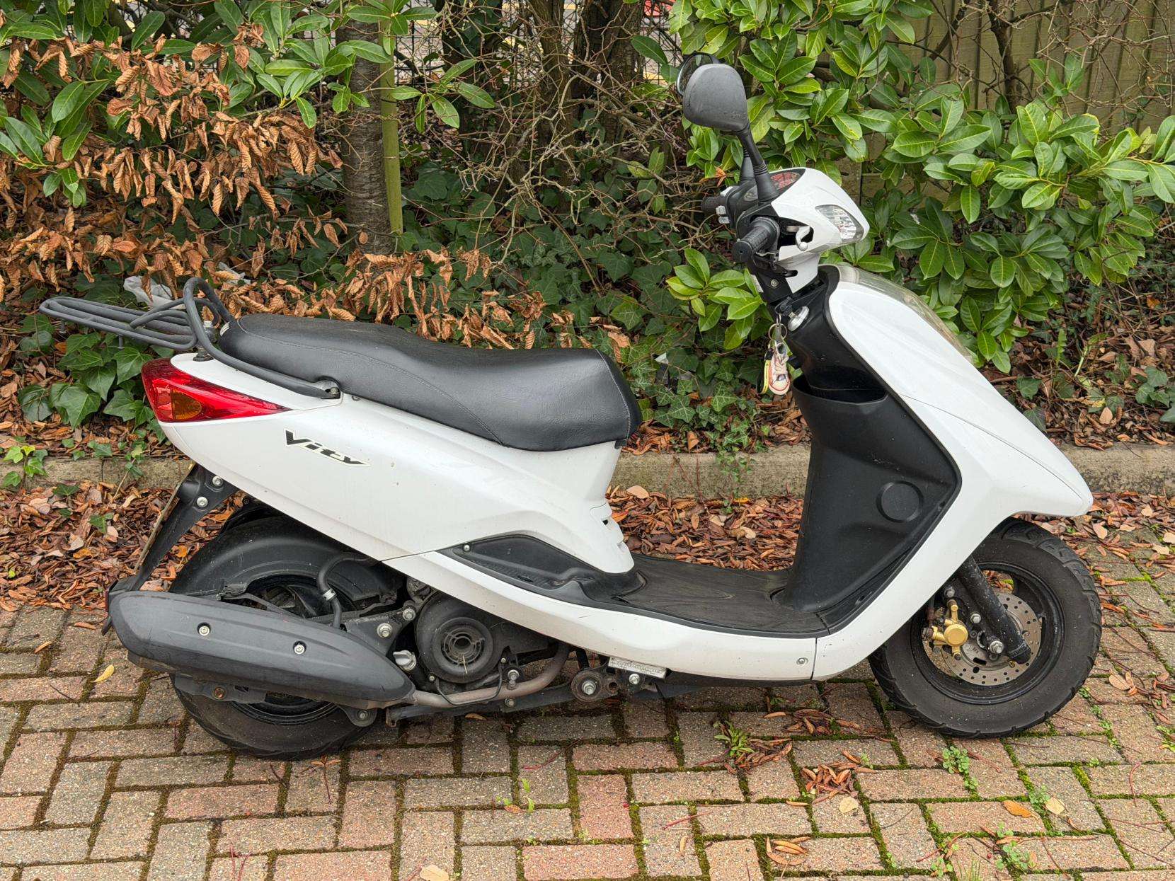 A 2012 YAMAHA VITY 125 125 Scooter Petrol Automatic (8 ps) A 2012 YAMAHA VITY 125 125 Scooter Petrol Automatic (8 ps)