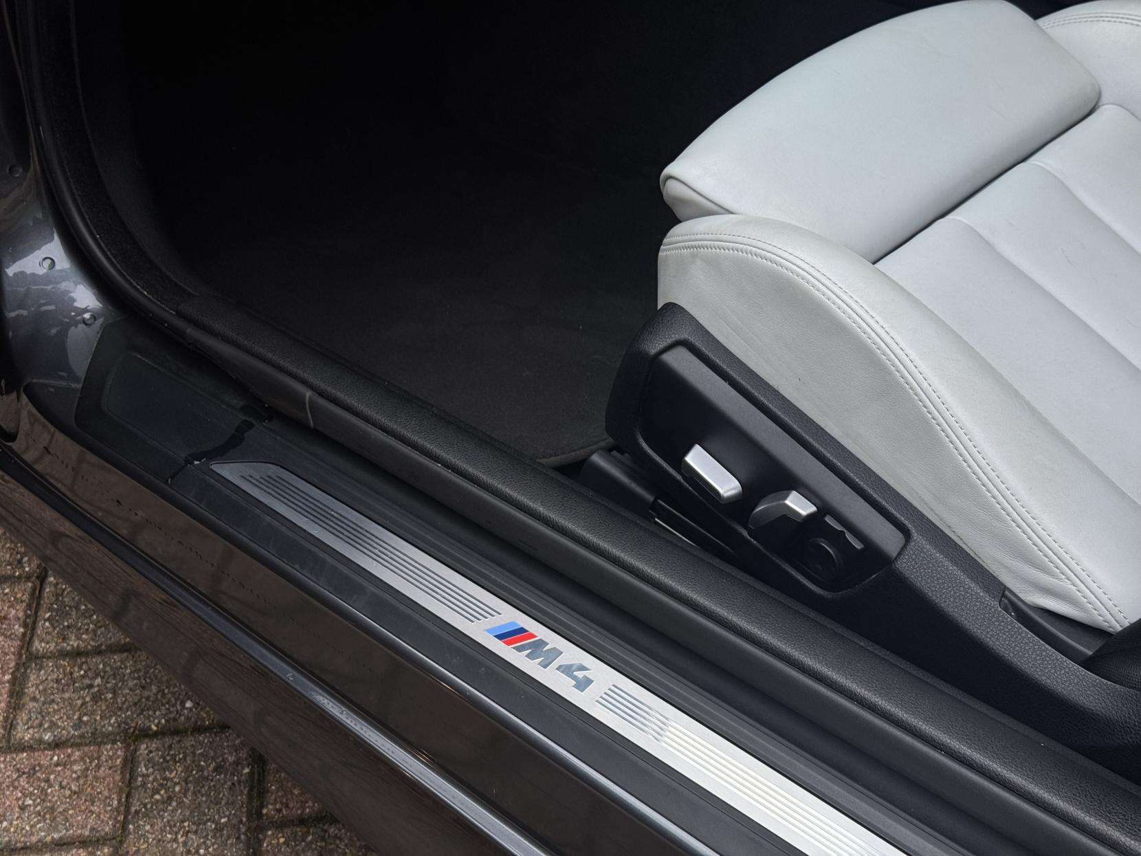 2016 BMW M4 2016 BMW M4