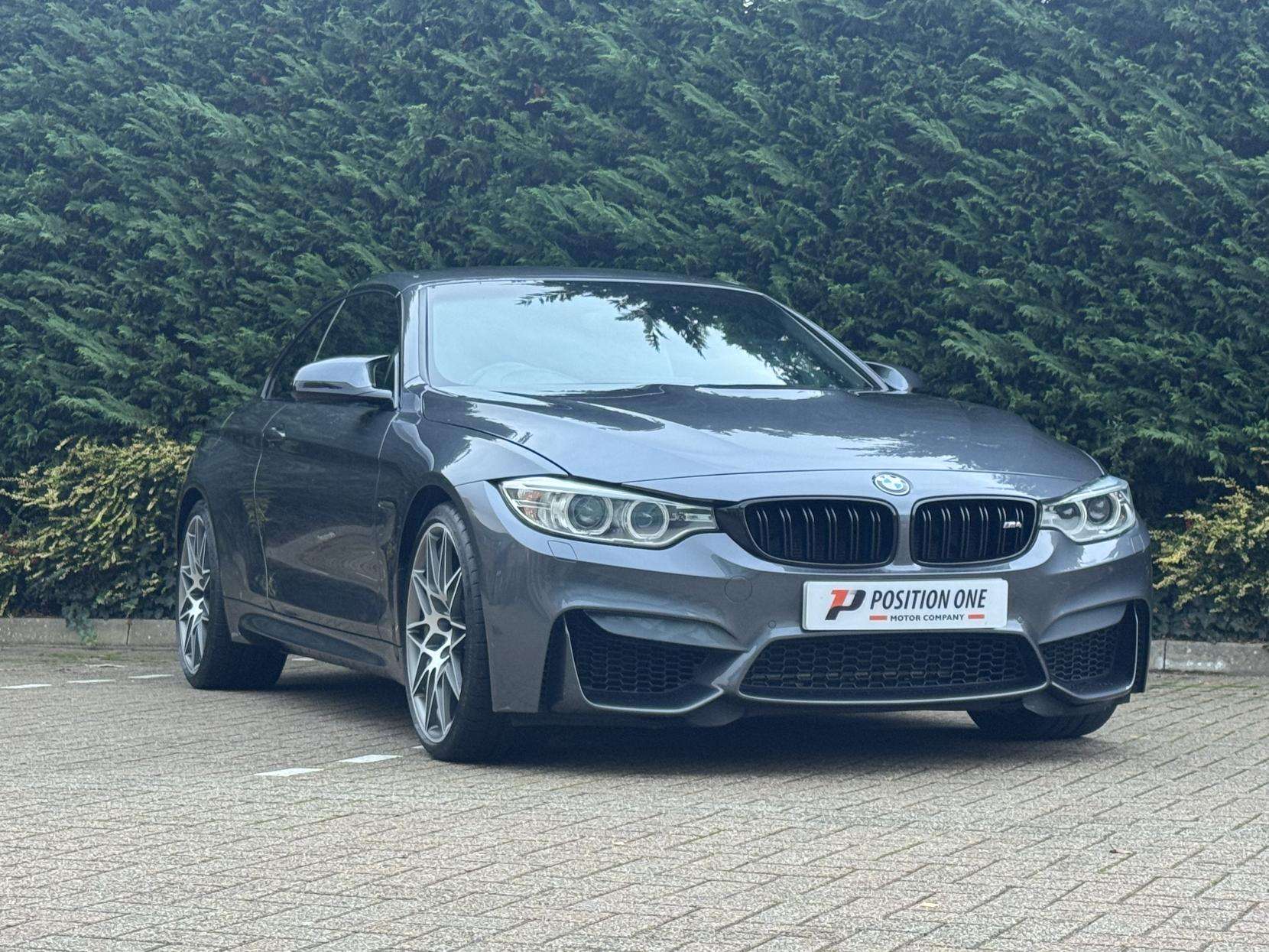 2016 BMW M4 2016 BMW M4