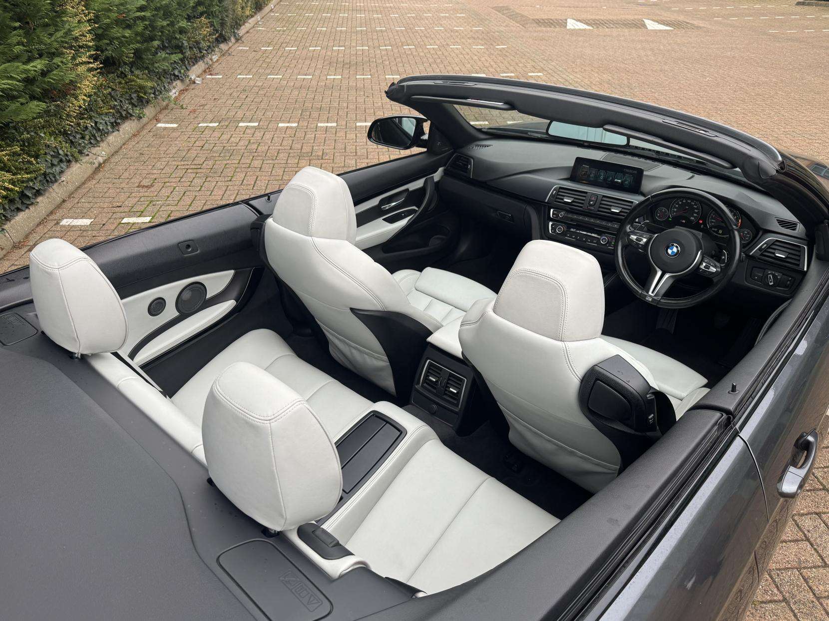 2016 BMW M4 2016 BMW M4