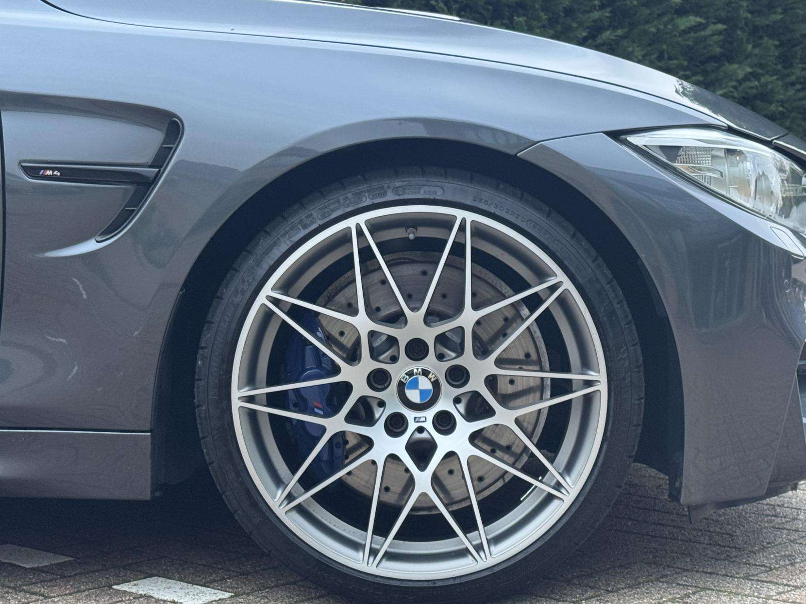 2016 BMW M4 2016 BMW M4