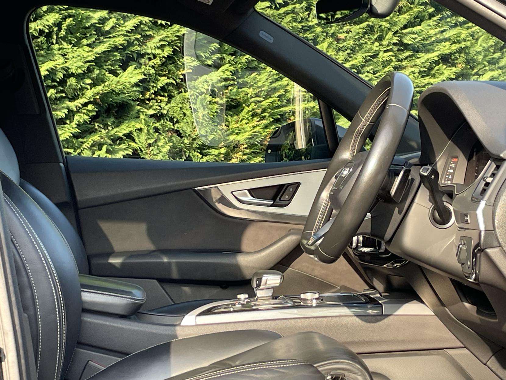 2018 AUDI SQ7 2018 AUDI SQ7