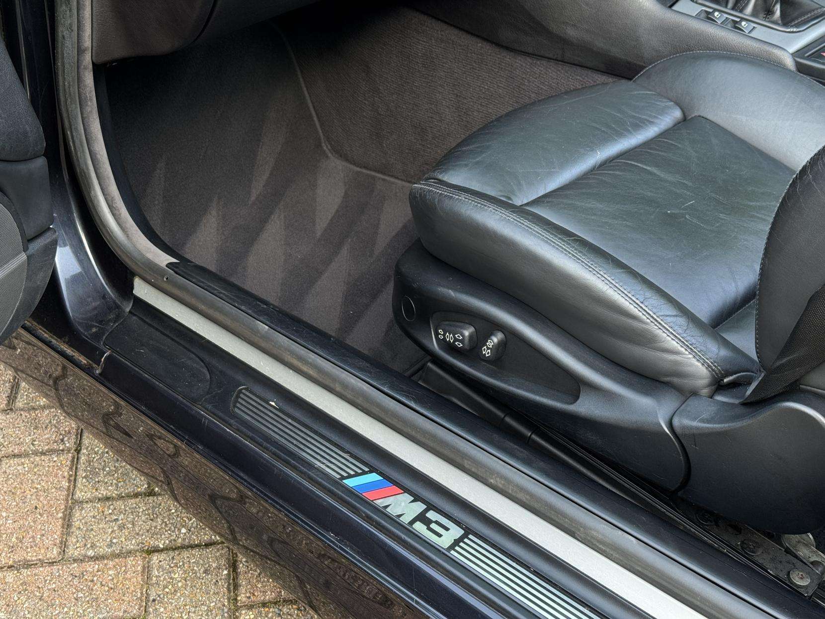 2004 BMW M3 2004 BMW M3