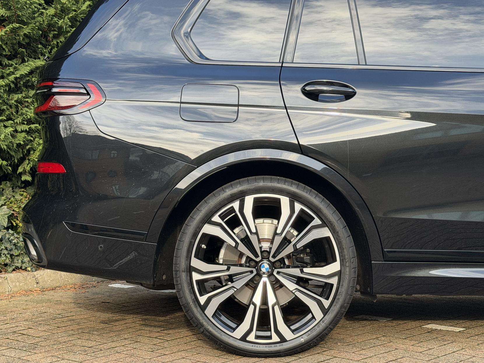 2023 BMW X7 2023 BMW X7