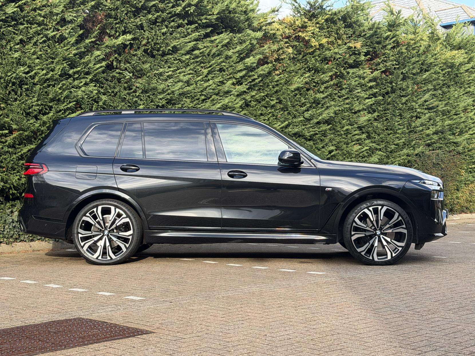 2023 BMW X7 2023 BMW X7