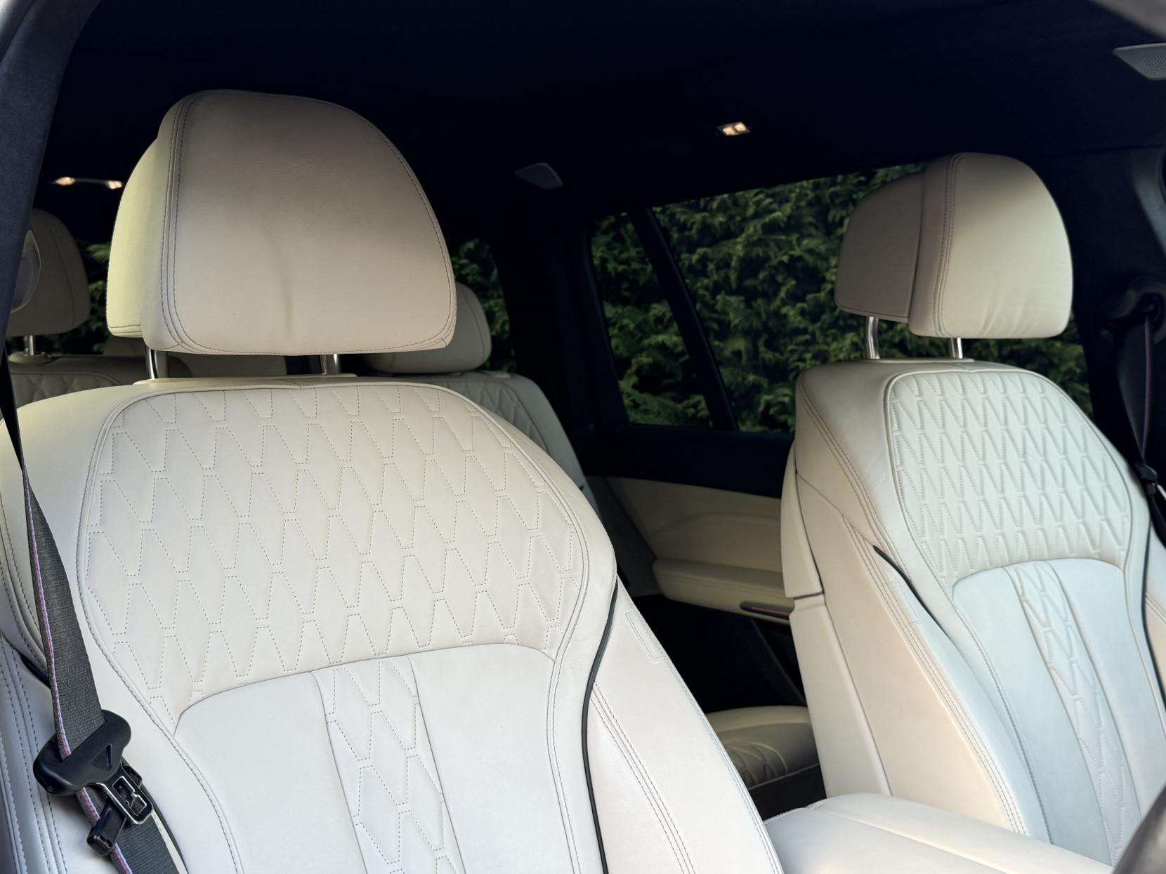 2023 BMW X7 2023 BMW X7