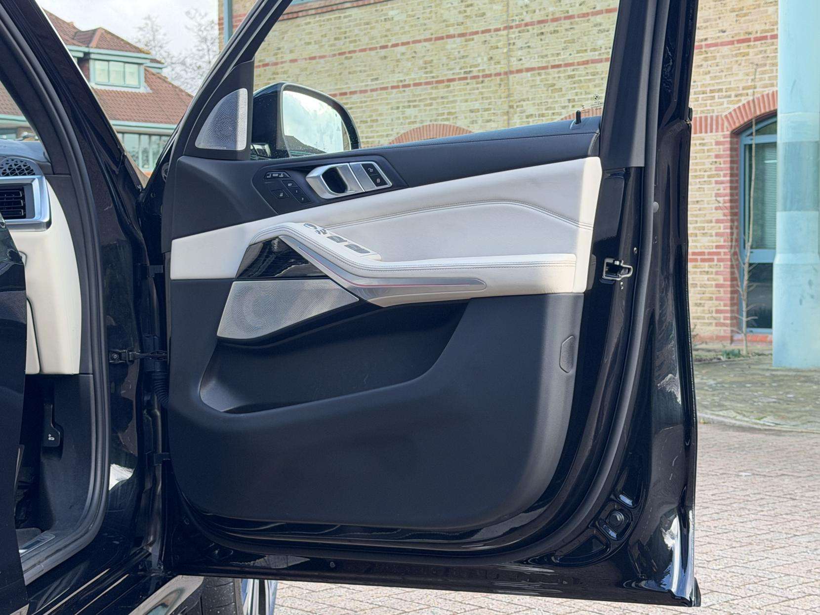 2023 BMW X7 2023 BMW X7