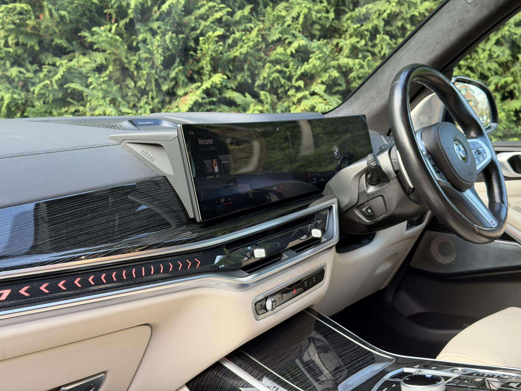 2023 BMW X7 2023 BMW X7