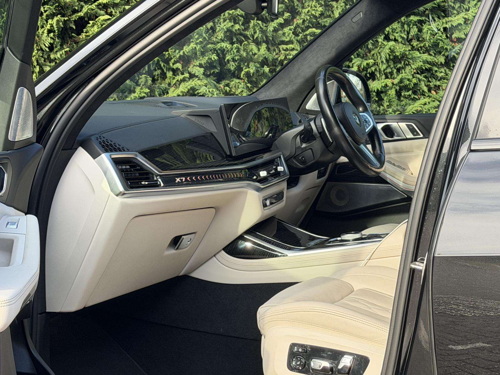 2023 BMW X7 2023 BMW X7