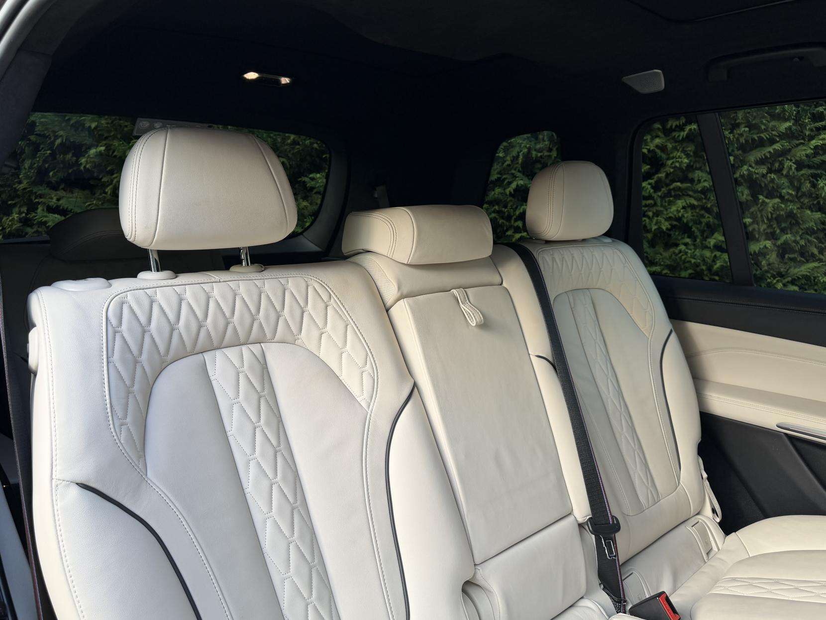 2023 BMW X7 2023 BMW X7