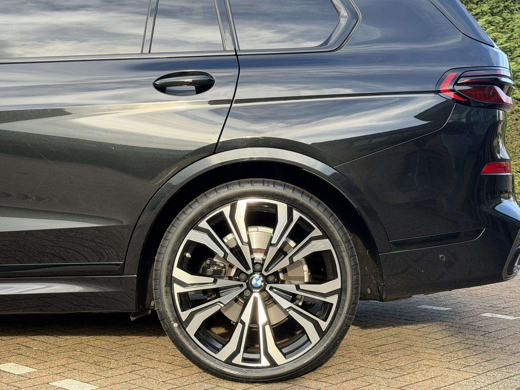 2023 BMW X7 2023 BMW X7