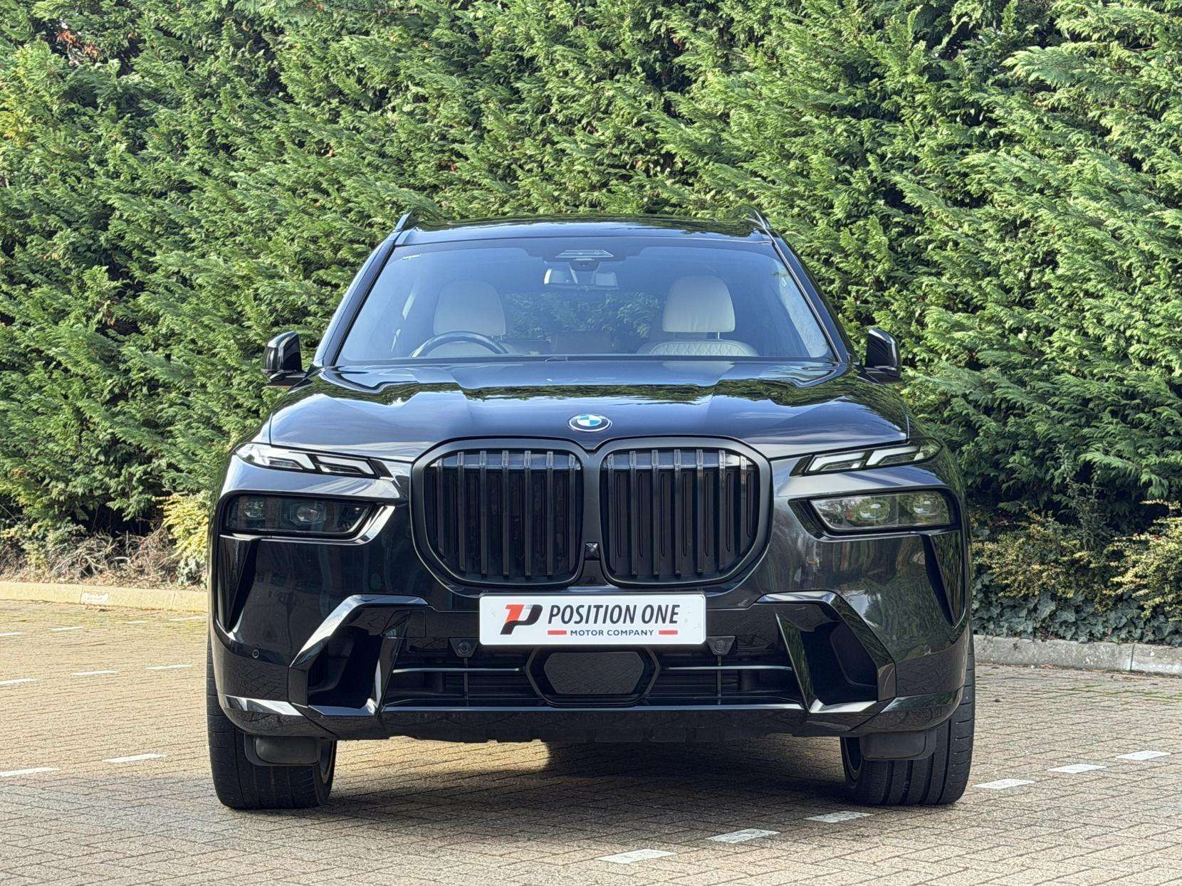A 2023 BMW X7 3.0 40d MHT M Sport SUV 5dr Diesel Hybrid Auto xDrive Euro 6 (s/s) (352 ps) A 2023 BMW X7 3.0 40d MHT M Sport SUV 5dr Diesel Hybrid Auto xDrive Euro 6 (s/s) (352 ps)