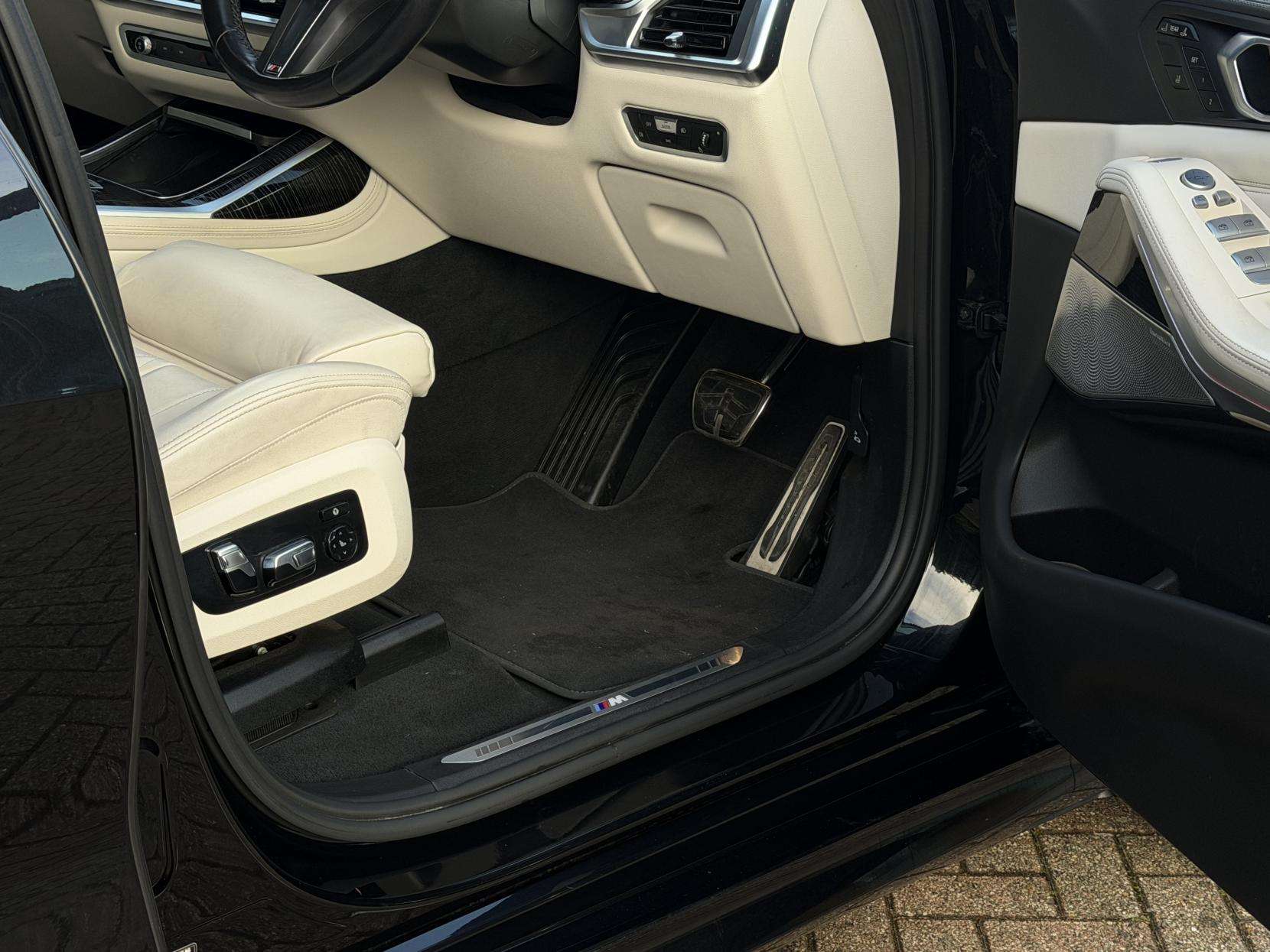 2023 BMW X7 2023 BMW X7