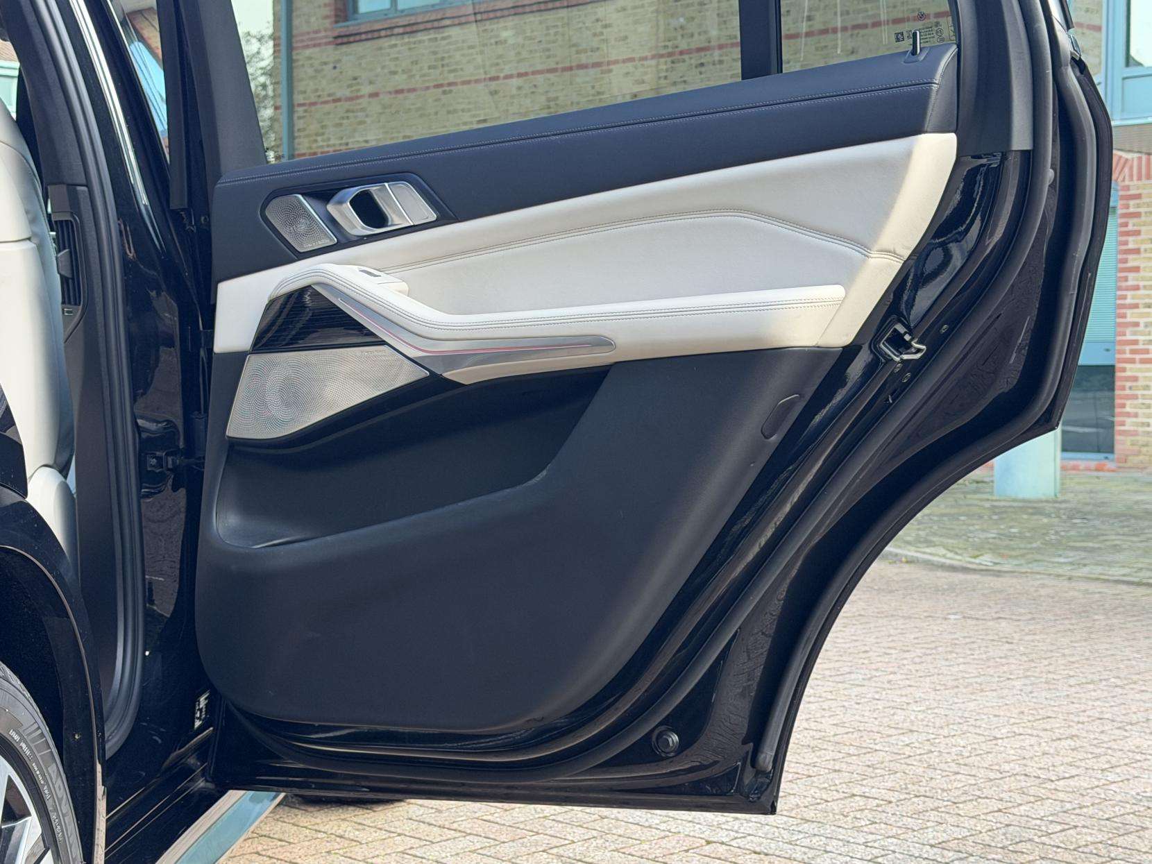 2023 BMW X7 2023 BMW X7