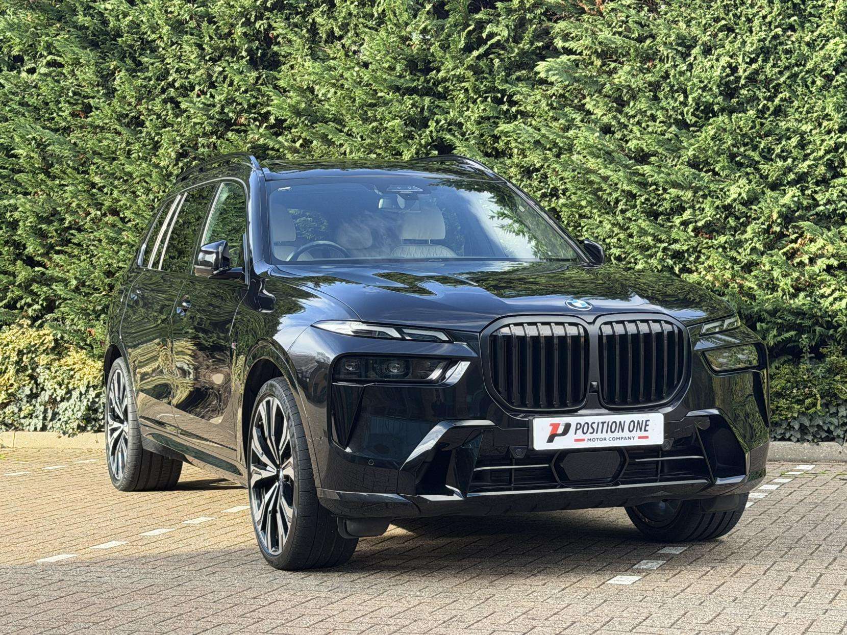 A 2023 BMW X7 3.0 40d MHT M Sport SUV 5dr Diesel Hybrid Auto xDrive Euro 6 (s/s) (352 ps) A 2023 BMW X7 3.0 40d MHT M Sport SUV 5dr Diesel Hybrid Auto xDrive Euro 6 (s/s) (352 ps)