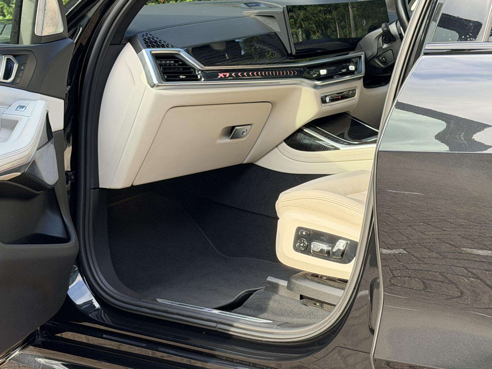 2023 BMW X7 2023 BMW X7