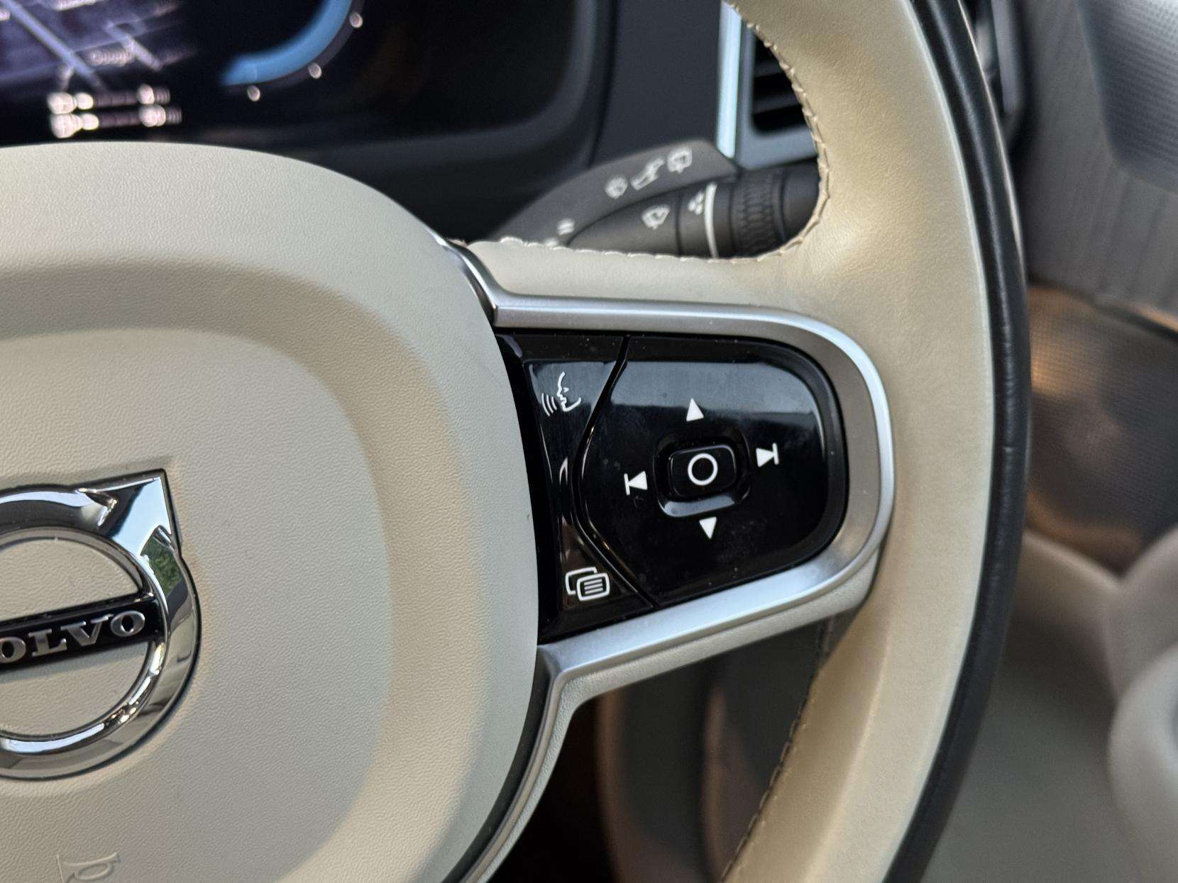 2023 VOLVO XC90 2023 VOLVO XC90