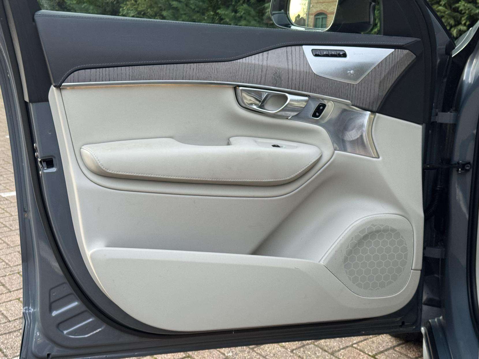 2023 VOLVO XC90 2023 VOLVO XC90