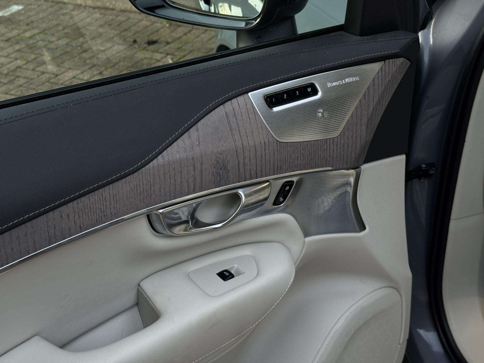 2023 VOLVO XC90 2023 VOLVO XC90