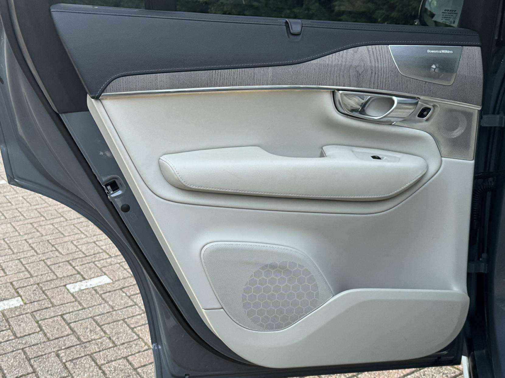 2023 VOLVO XC90 2023 VOLVO XC90