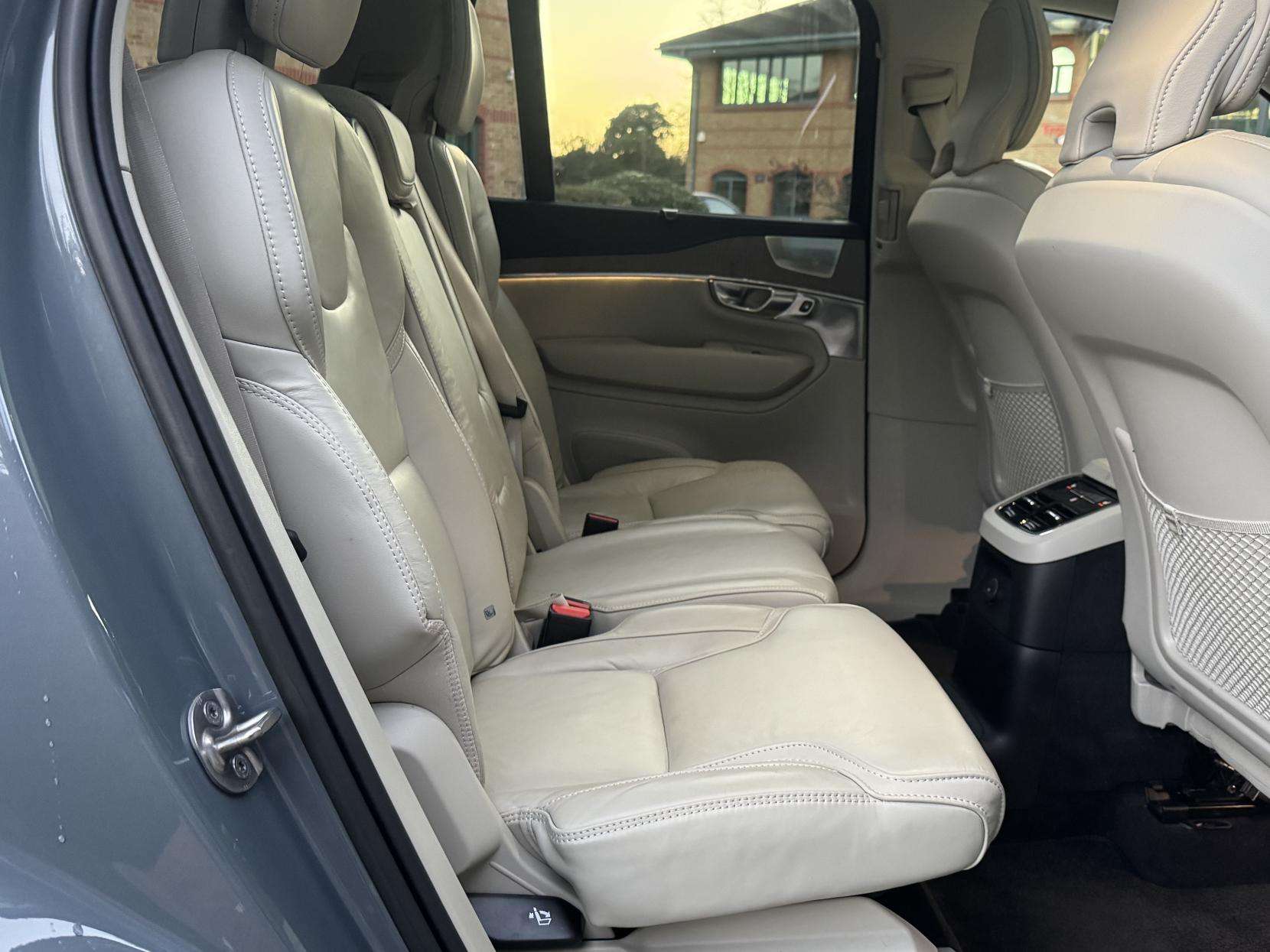 2023 VOLVO XC90 2023 VOLVO XC90