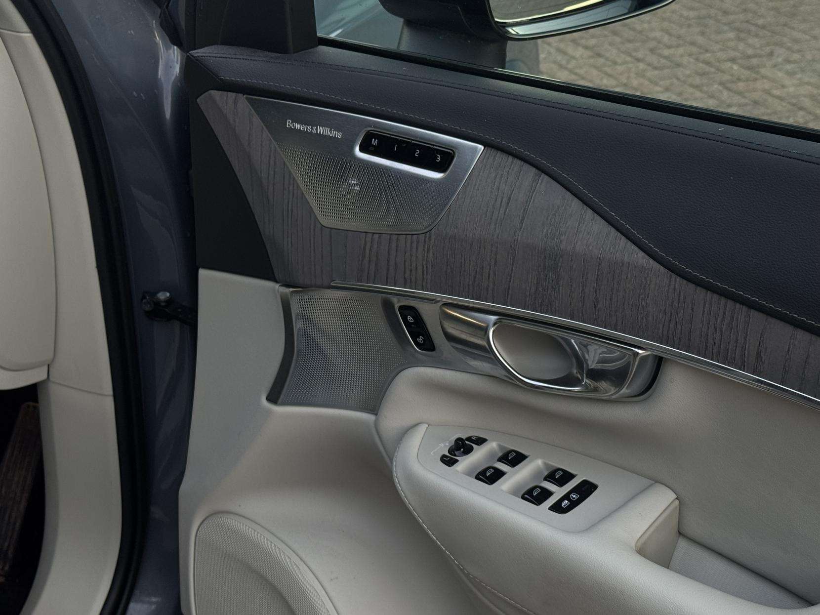 2023 VOLVO XC90 2023 VOLVO XC90