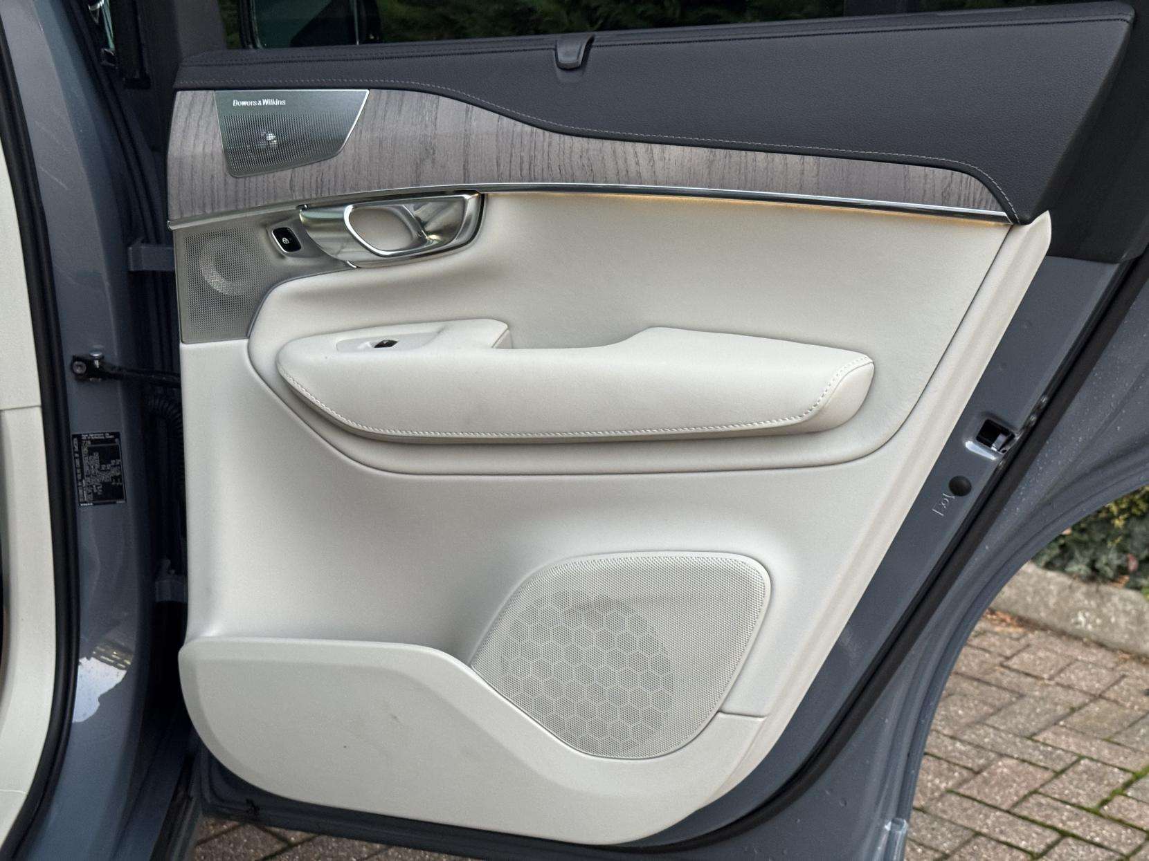 2023 VOLVO XC90 2023 VOLVO XC90