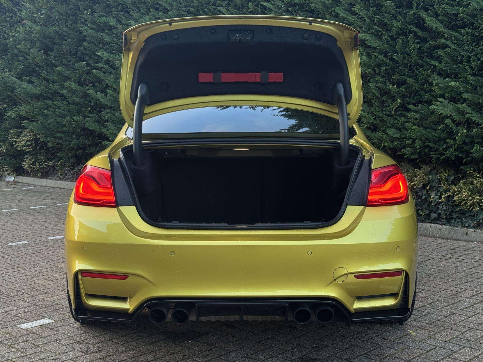 2018 BMW M4 2018 BMW M4