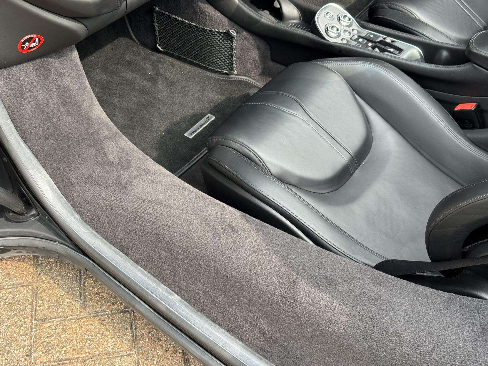 2018 MCLAREN 570S 2018 MCLAREN 570S