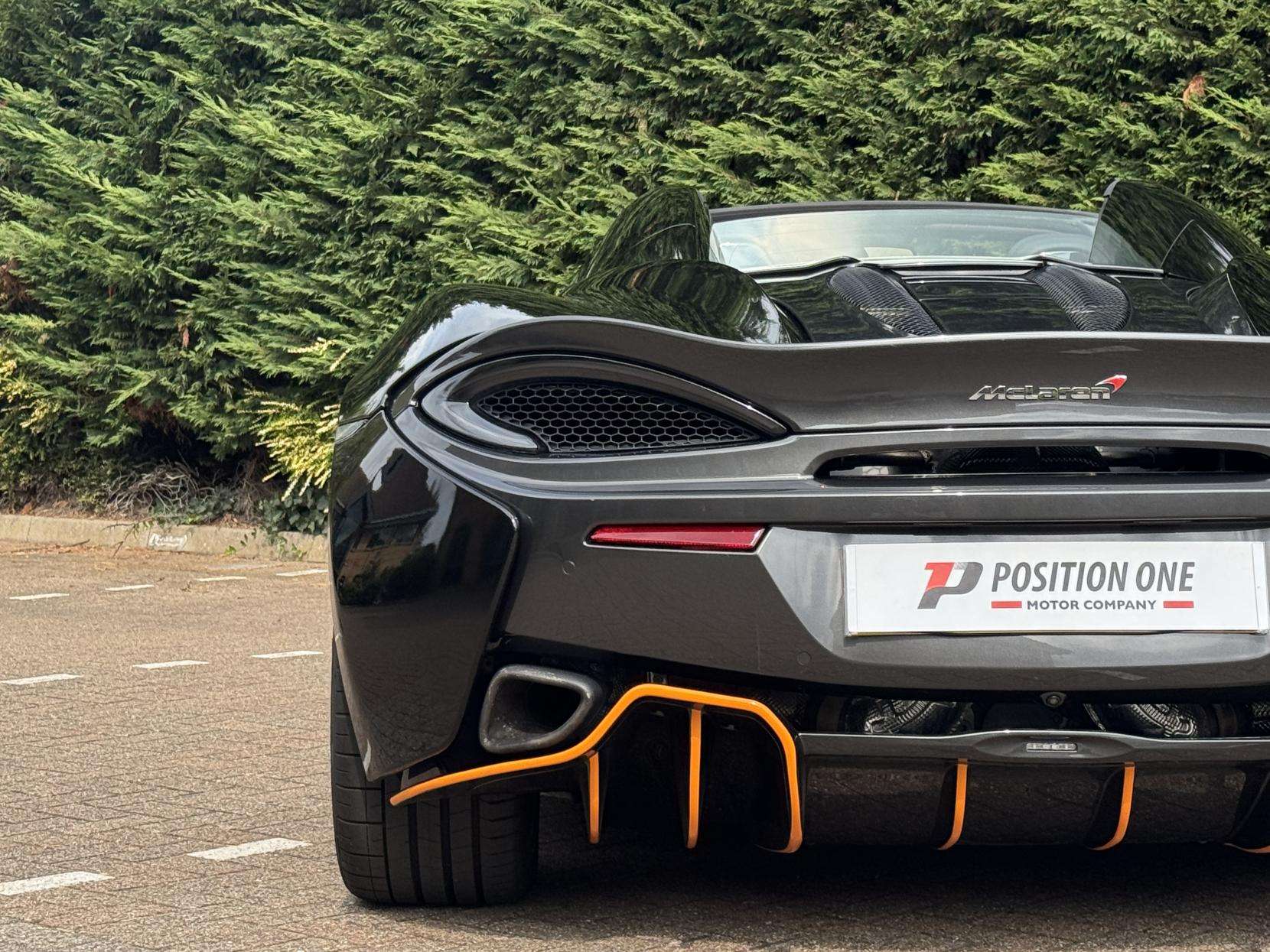 2018 MCLAREN 570S 2018 MCLAREN 570S