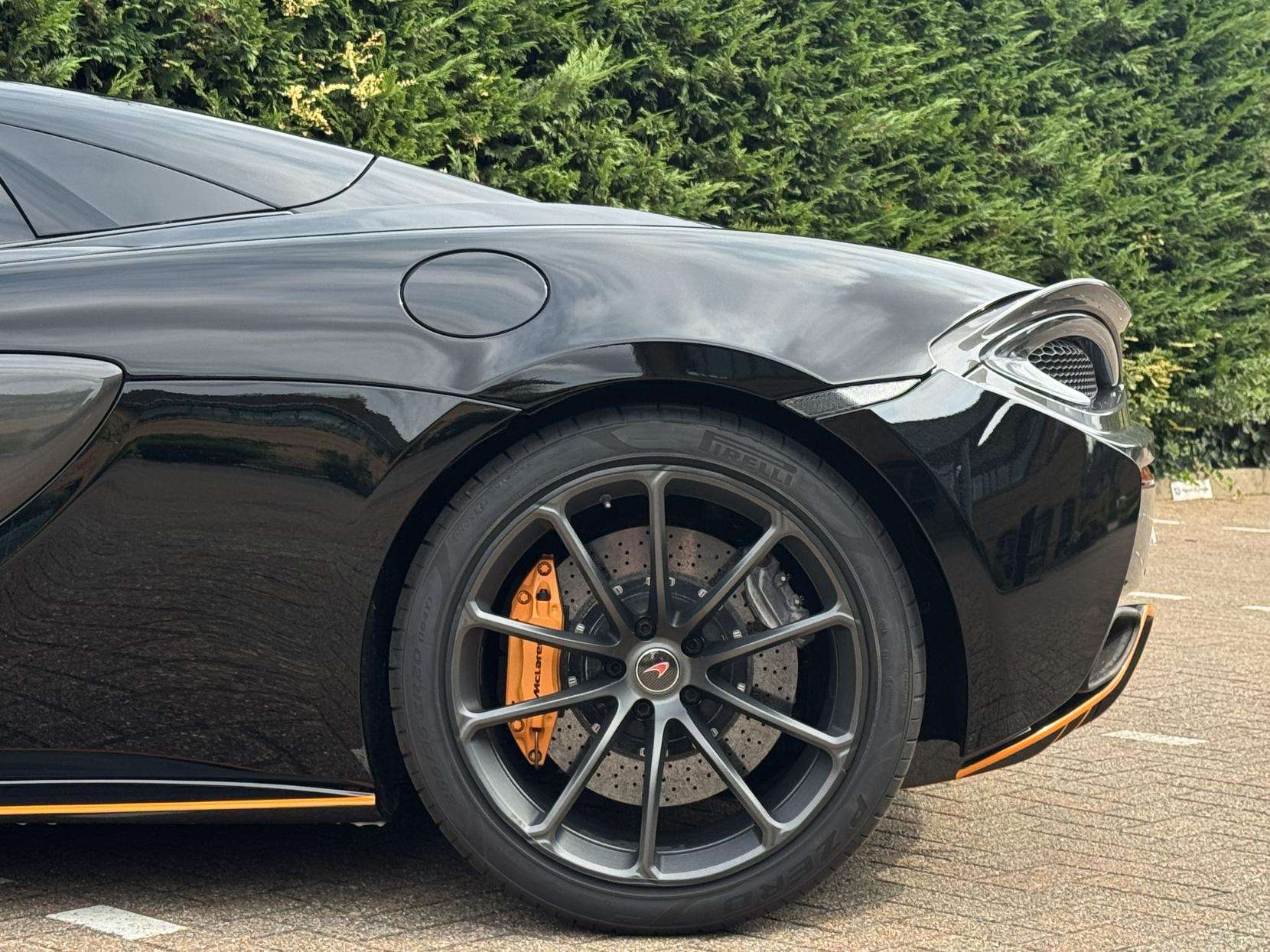 2018 MCLAREN 570S 2018 MCLAREN 570S