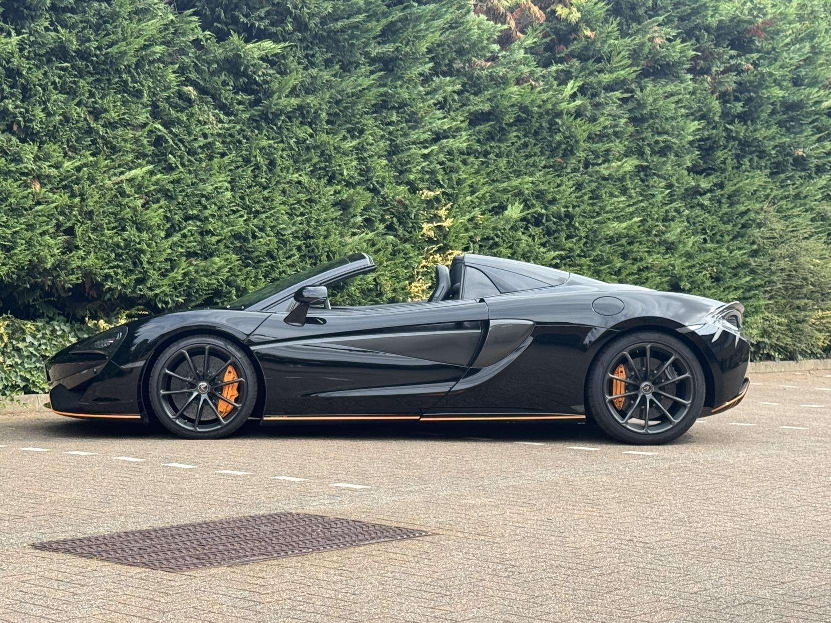 2018 MCLAREN 570S 2018 MCLAREN 570S