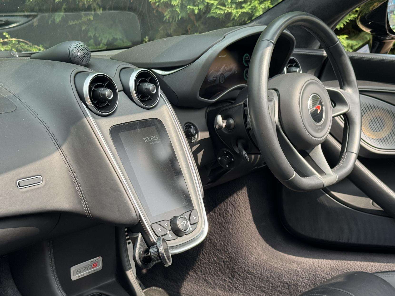 2018 MCLAREN 570S 2018 MCLAREN 570S