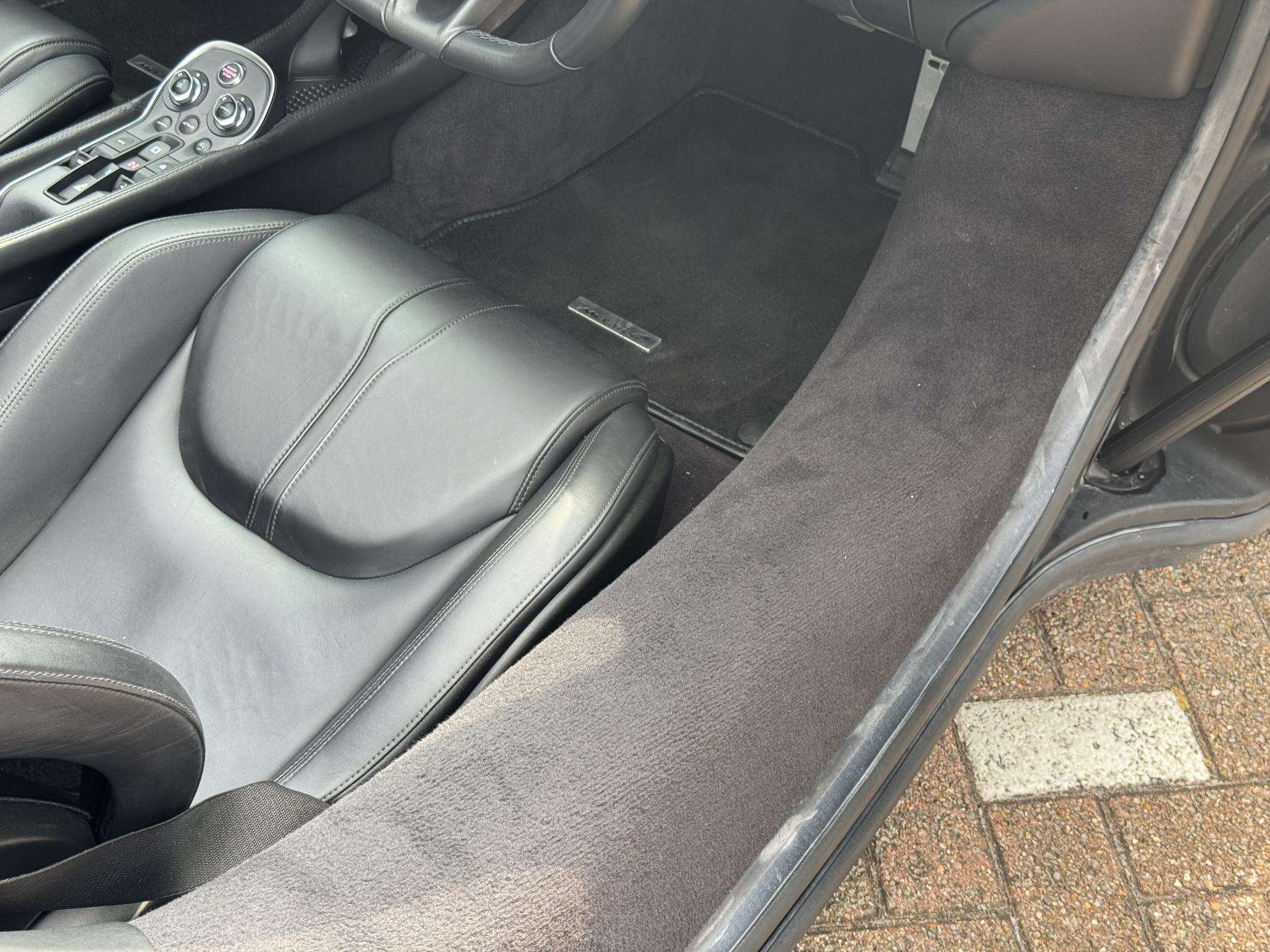 2018 MCLAREN 570S 2018 MCLAREN 570S