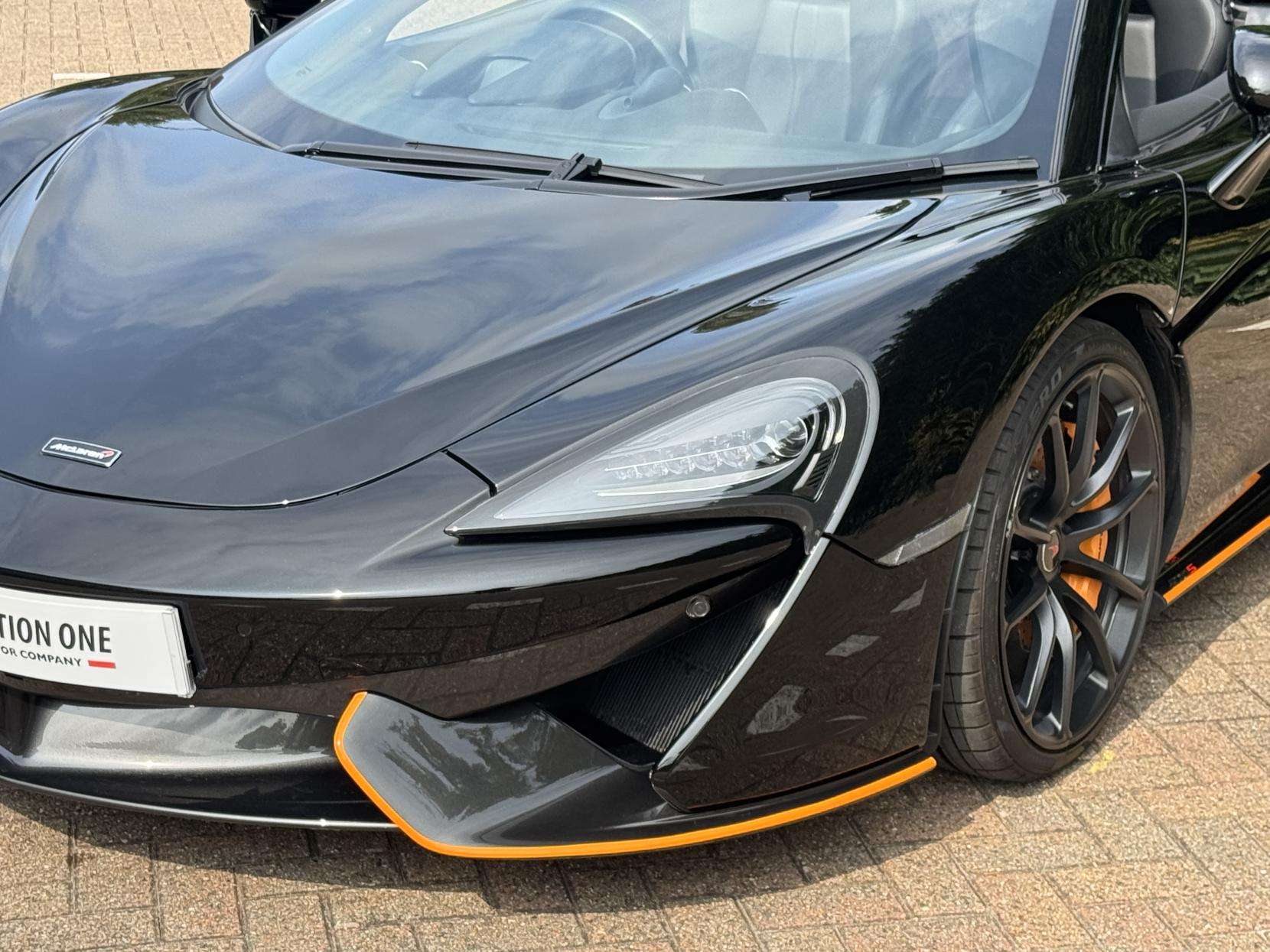 2018 MCLAREN 570S 2018 MCLAREN 570S