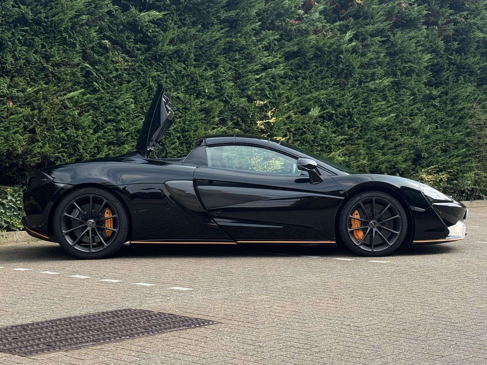 2018 MCLAREN 570S 2018 MCLAREN 570S