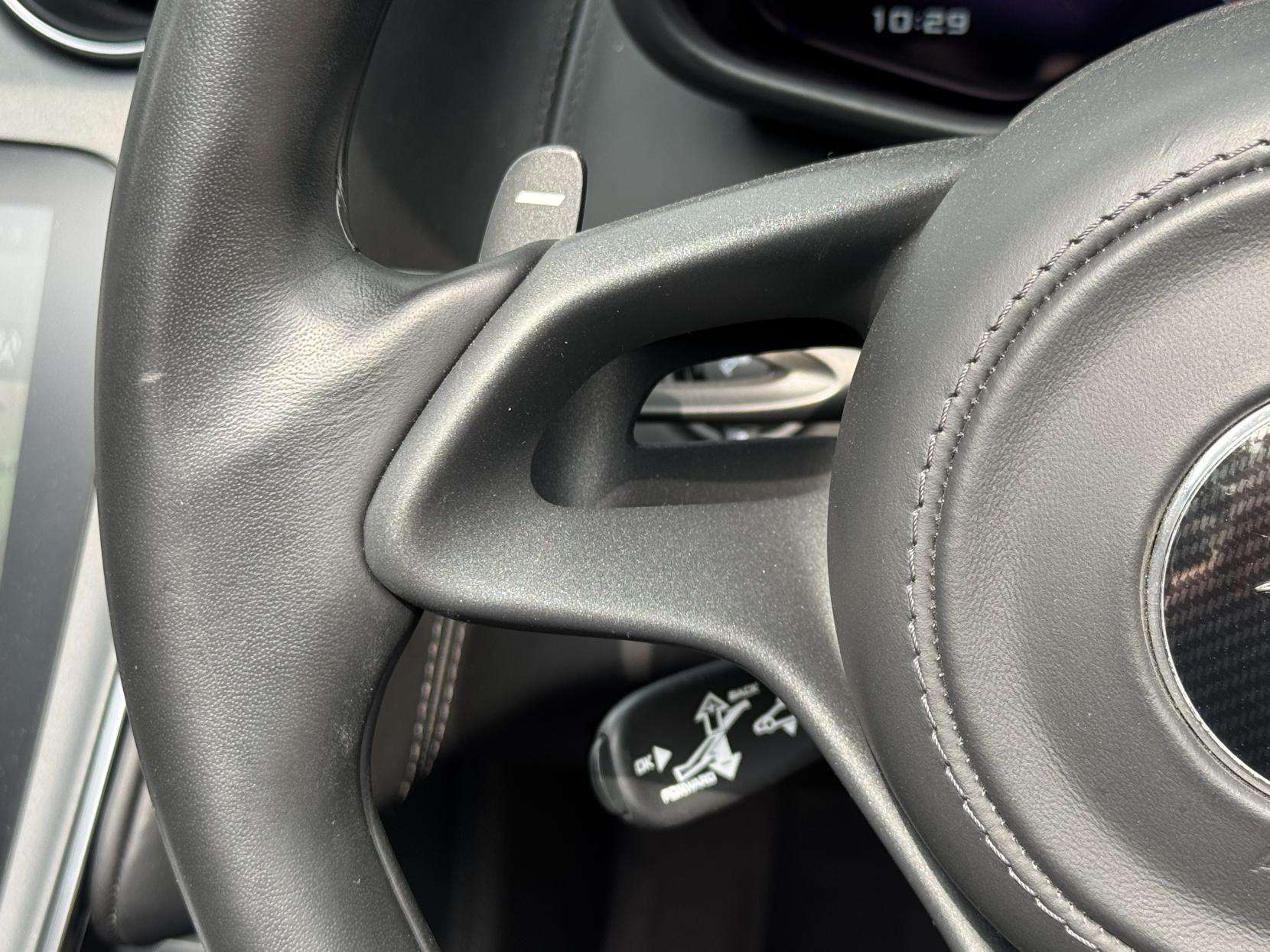2018 MCLAREN 570S 2018 MCLAREN 570S