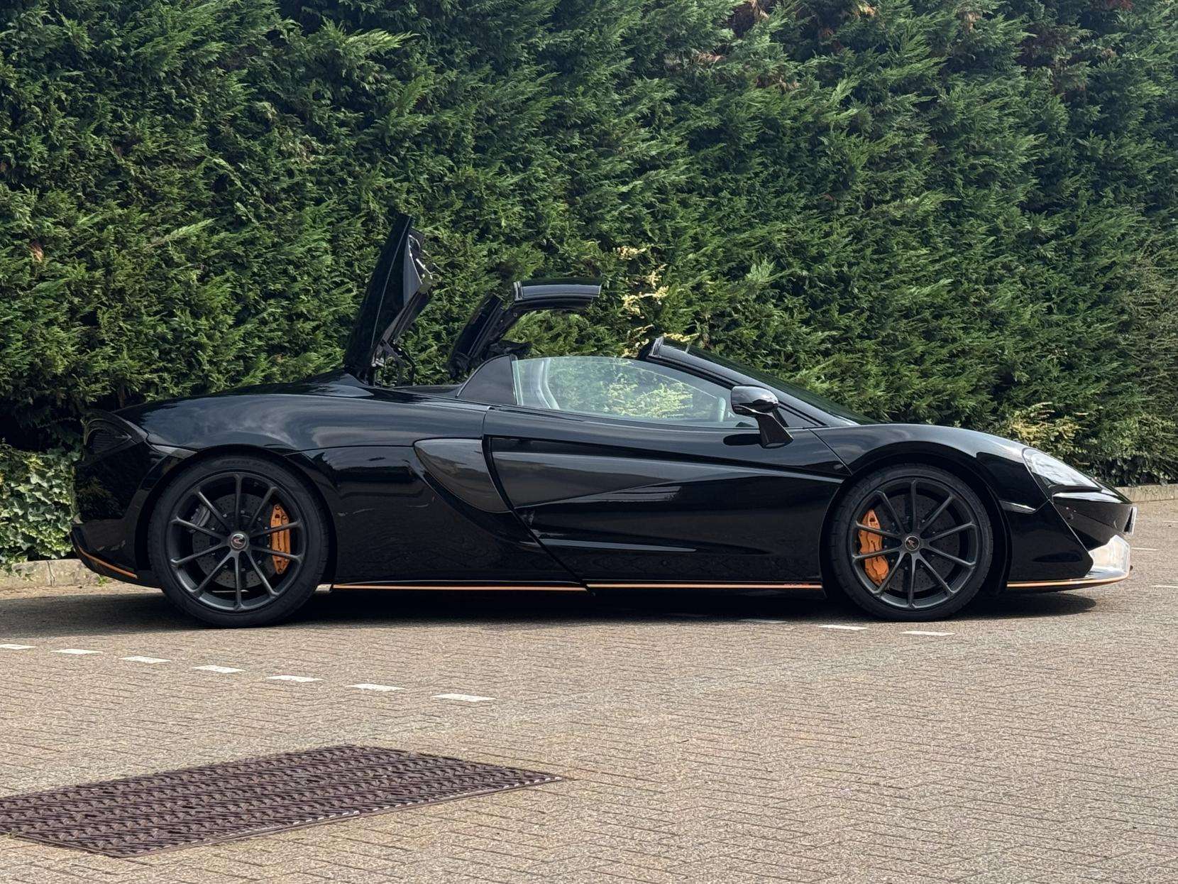 2018 MCLAREN 570S 2018 MCLAREN 570S