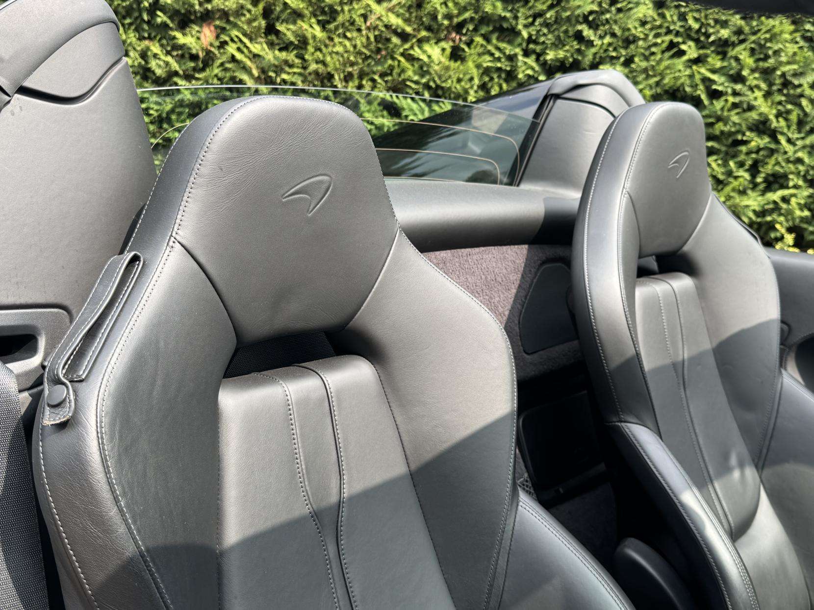 2018 MCLAREN 570S 2018 MCLAREN 570S