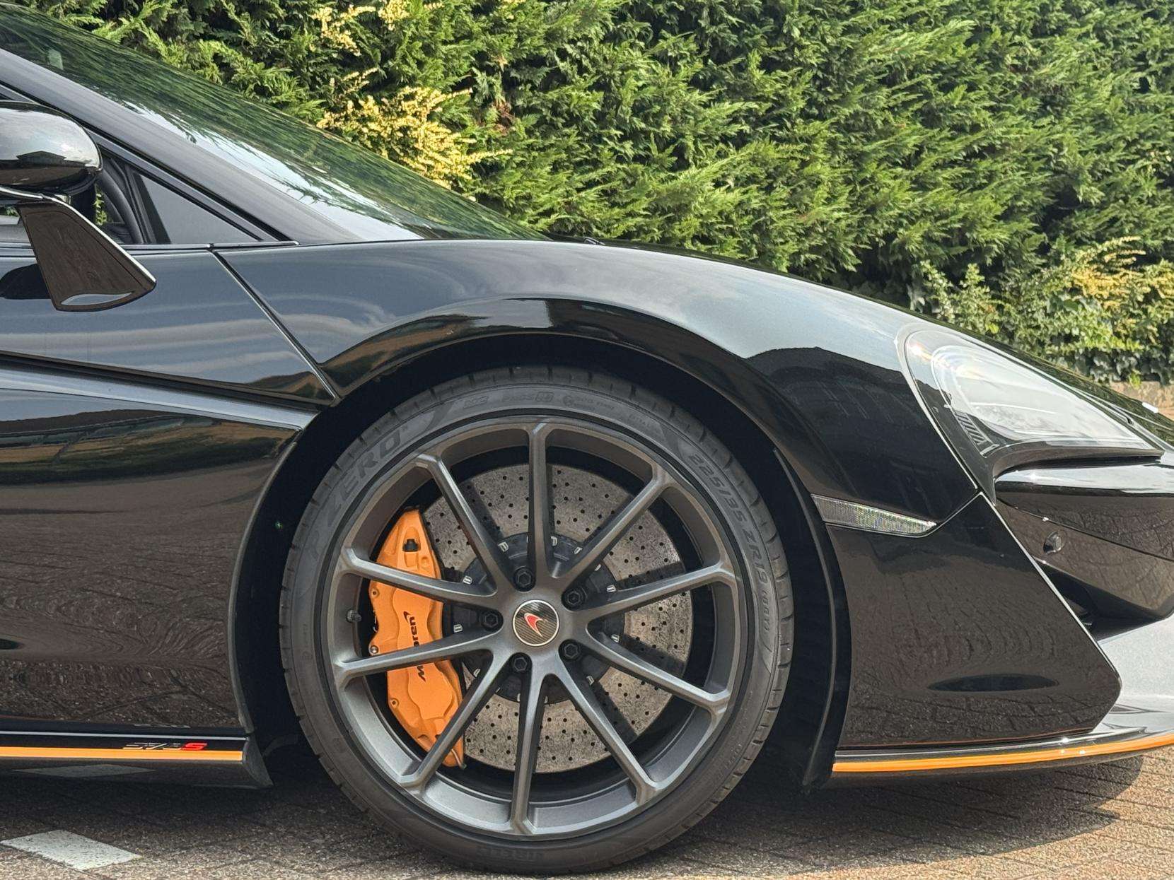 2018 MCLAREN 570S 2018 MCLAREN 570S