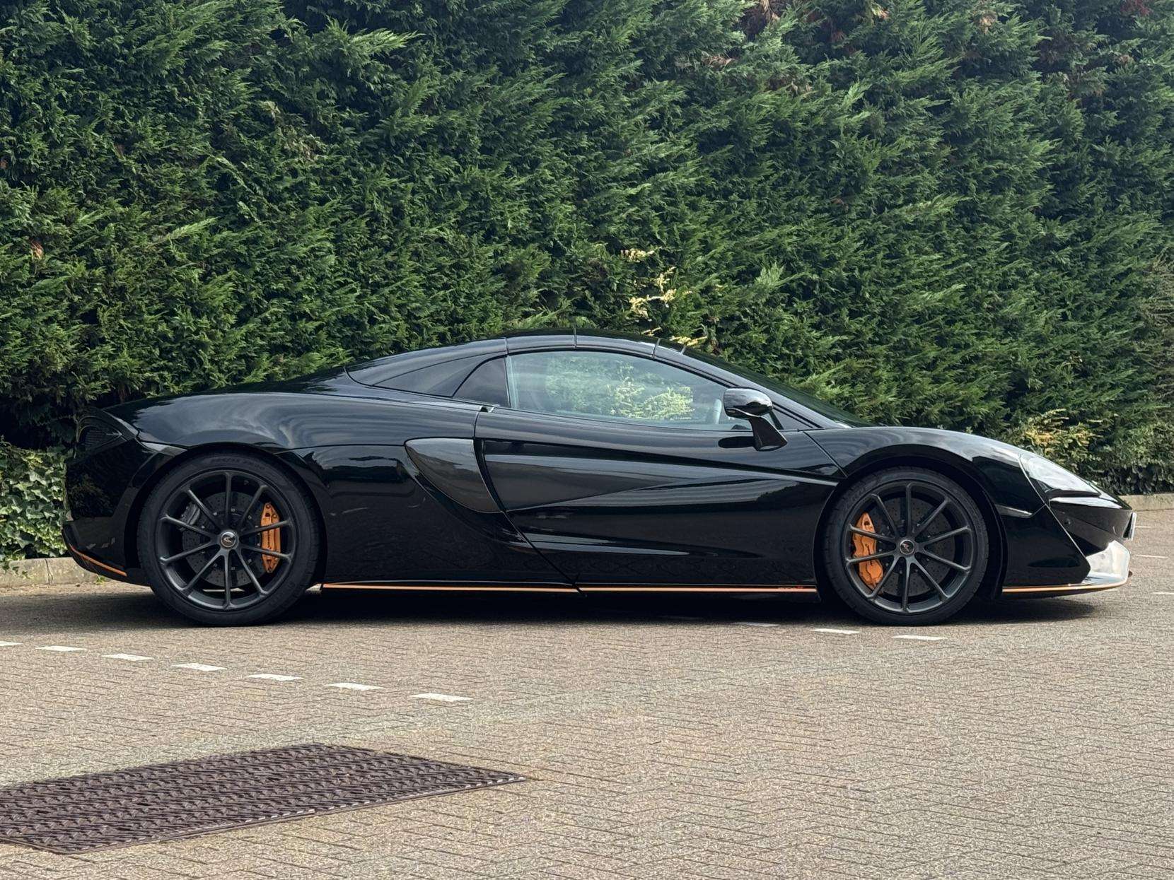 2018 MCLAREN 570S 2018 MCLAREN 570S