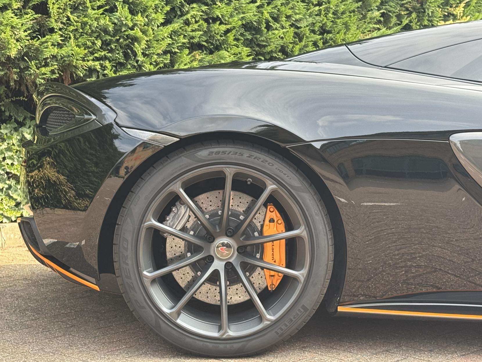 2018 MCLAREN 570S 2018 MCLAREN 570S