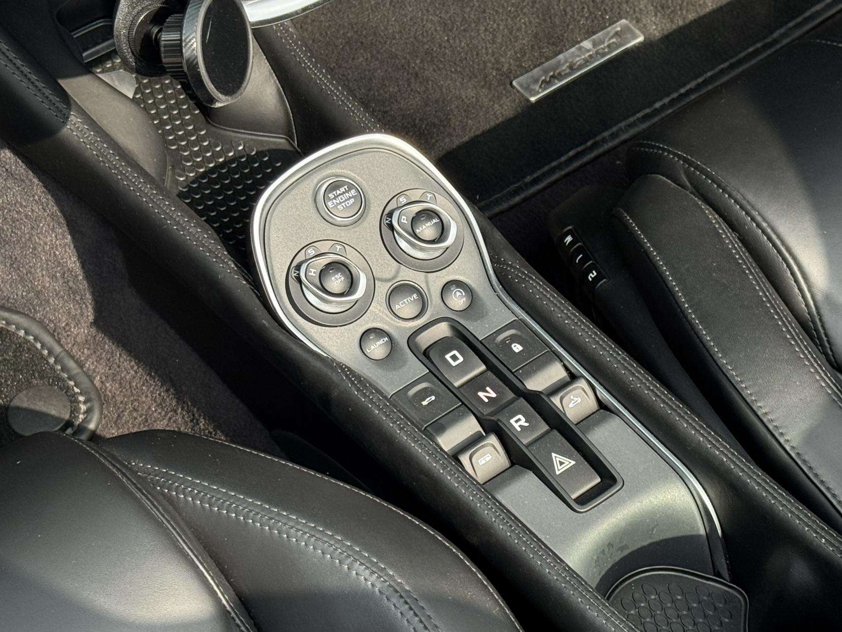 2018 MCLAREN 570S 2018 MCLAREN 570S