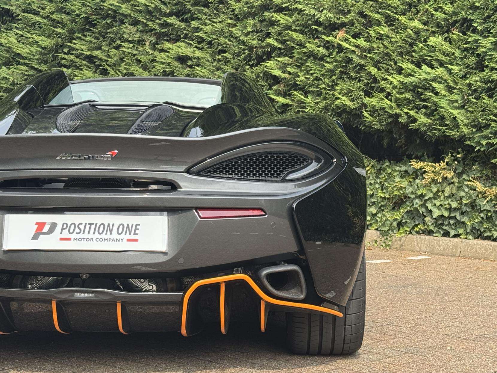 2018 MCLAREN 570S 2018 MCLAREN 570S