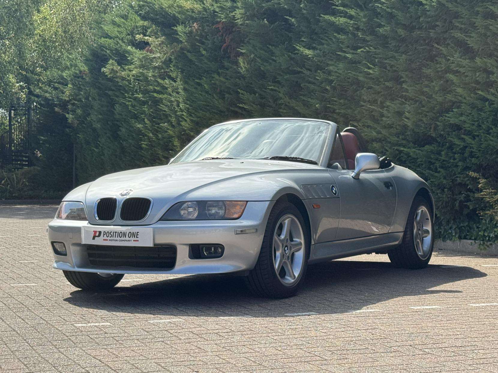 A 1998 BMW Z3 2.8i Convertible 2dr Petrol Manual (225 g/km, 193 bhp) A 1998 BMW Z3 2.8i Convertible 2dr Petrol Manual (225 g/km, 193 bhp)
