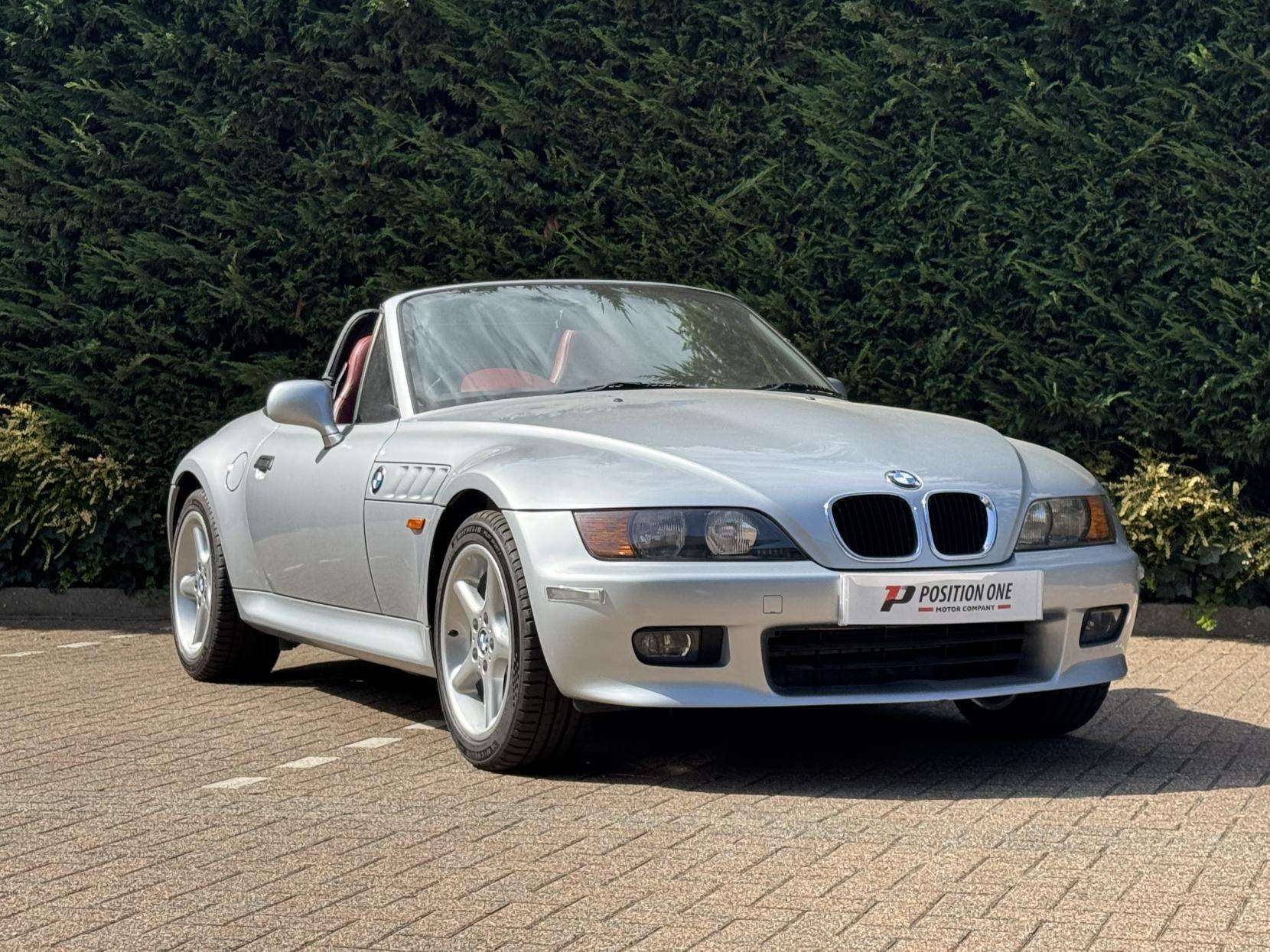 A 1998 BMW Z3 2.8i Convertible 2dr Petrol Manual (225 g/km, 193 bhp) A 1998 BMW Z3 2.8i Convertible 2dr Petrol Manual (225 g/km, 193 bhp)